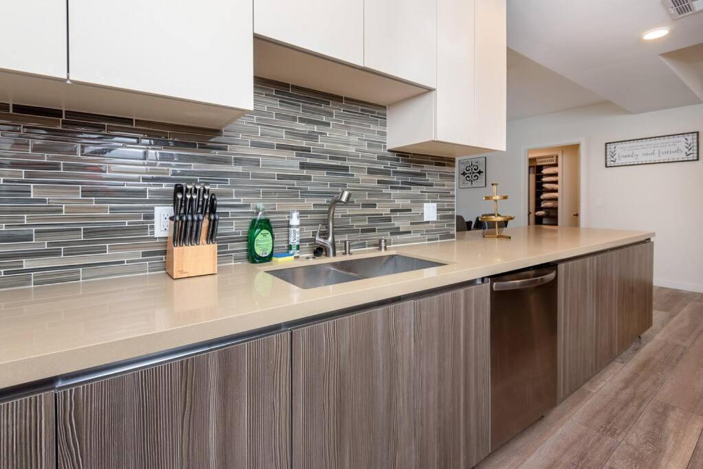 Luxurious Penthouse In Beverly Hills - Sleeps 10 Лос Анджелис Екстериор снимка
