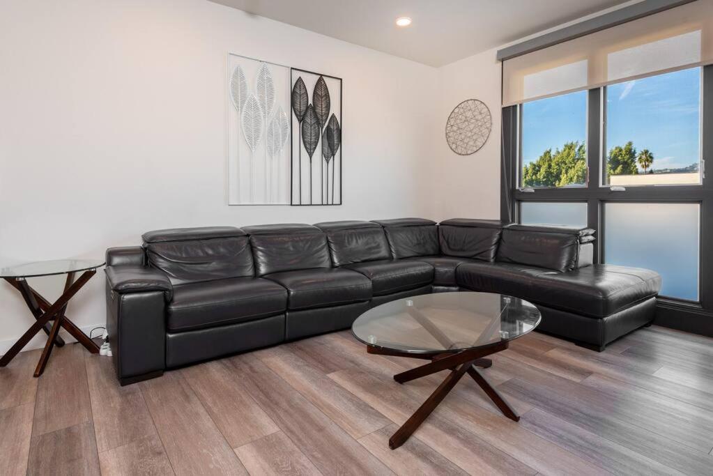 Luxurious Penthouse In Beverly Hills - Sleeps 10 Лос Анджелис Екстериор снимка