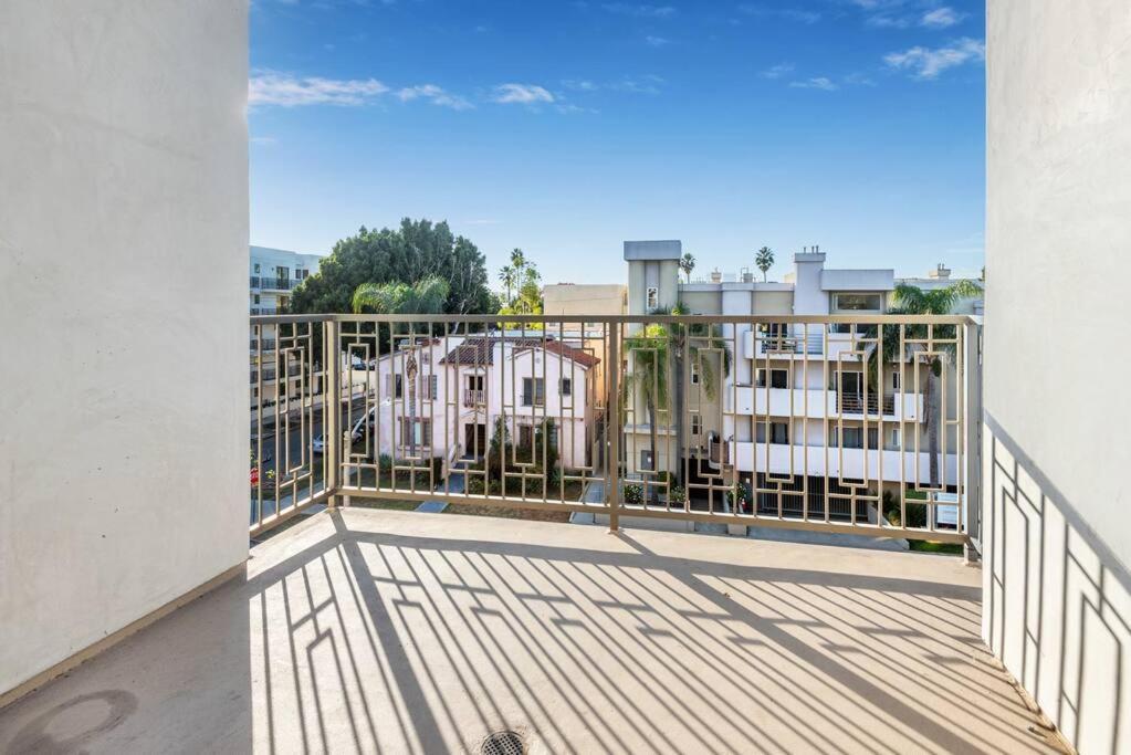 Luxurious Penthouse In Beverly Hills - Sleeps 10 Лос Анджелис Екстериор снимка